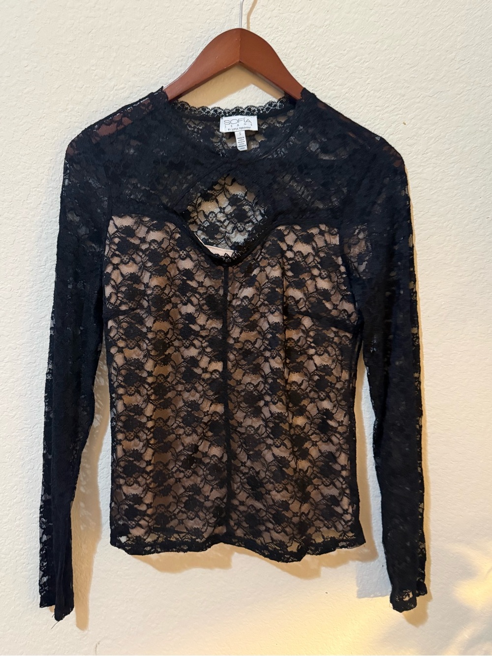 sofia by sofia vergara Black Lace Long-Sleeve Keyhole Blouse